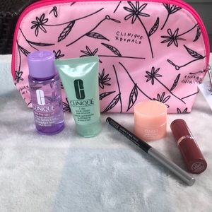 Clinique makeup bag GWP lipstick eyeliner take the day off 7 day scrub cream NWT